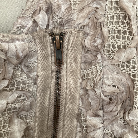 Light lavender gray floral on mesh design jacket. Size XS. - Picture 3 of 6